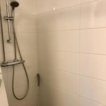 Top Floor One Bedroom With Balcony Appartement *